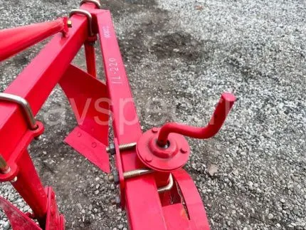 Плуг двухкорпусный 1l-220